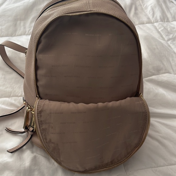 Michael Kors Bagpack - Picture 4 of 10